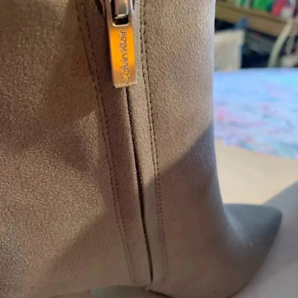 Calvin Klein Womens Ankle Boots with Heals Size 6 M - Picture 10 of 13
